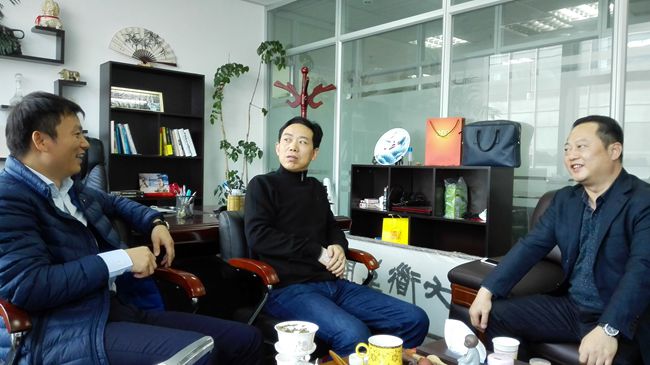 886034112054360626_副本