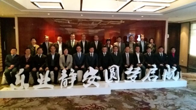 779699372672952407_副本